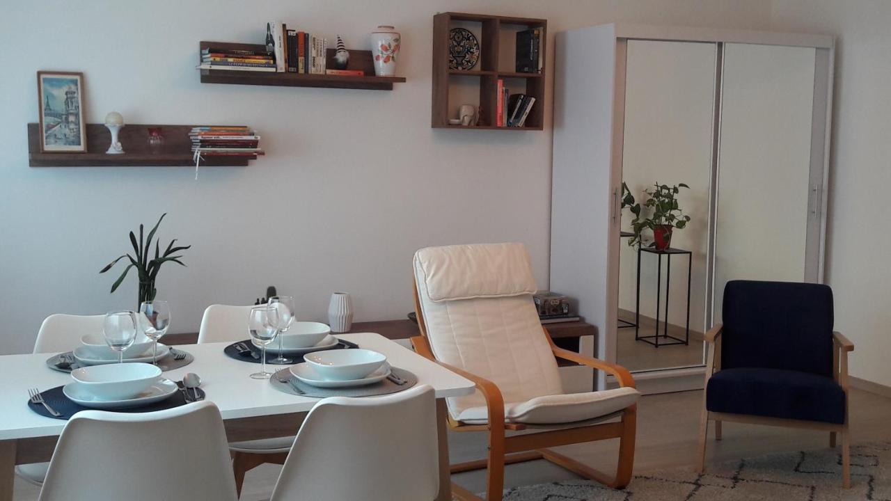 Liliom Apartment With Free Parking Space 布达佩斯 外观 照片
